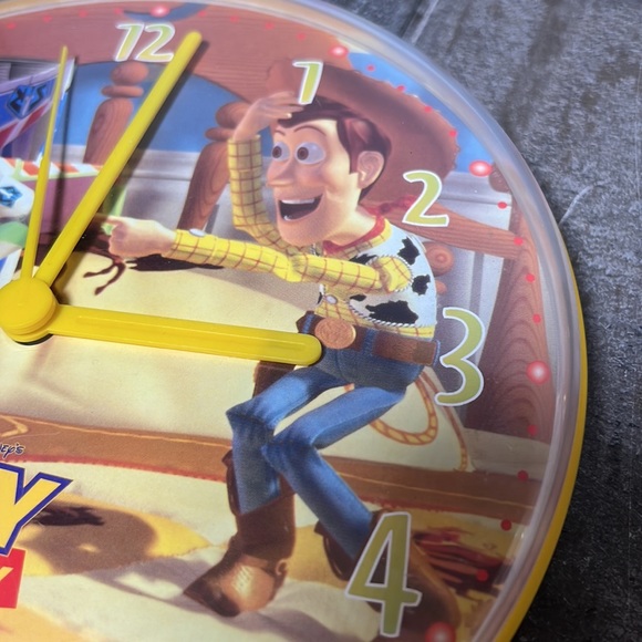 8" Round Toy Story Movie, Battery operated Kids Disney Pixar Wall Clock Plastic - Picture 3 of 5